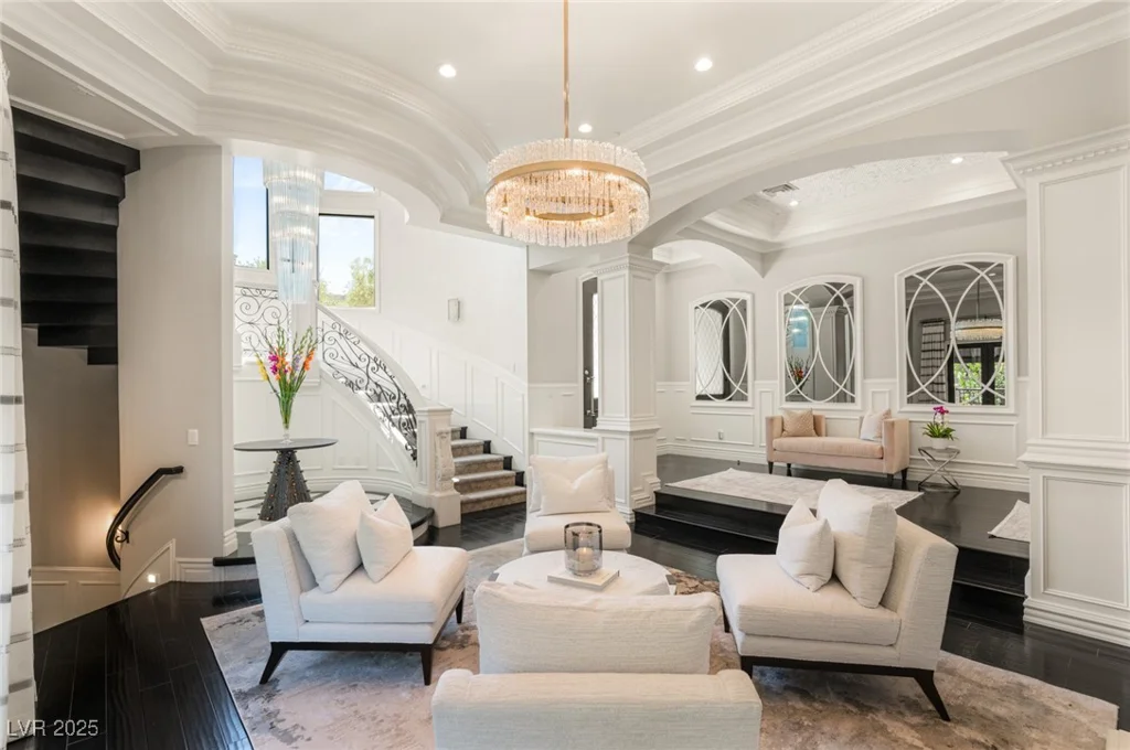 34 Meadowhawk, Las Vegas, NV 89135