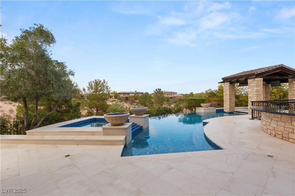 34 Meadowhawk, Las Vegas, NV 89135