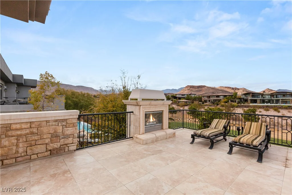 34 Meadowhawk, Las Vegas, NV 89135