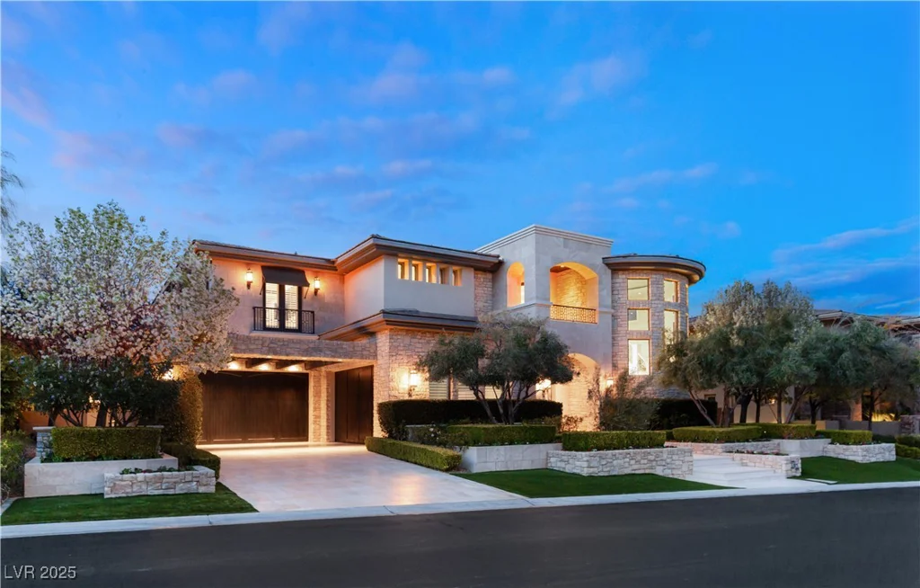 34 Meadowhawk, Las Vegas, NV 89135