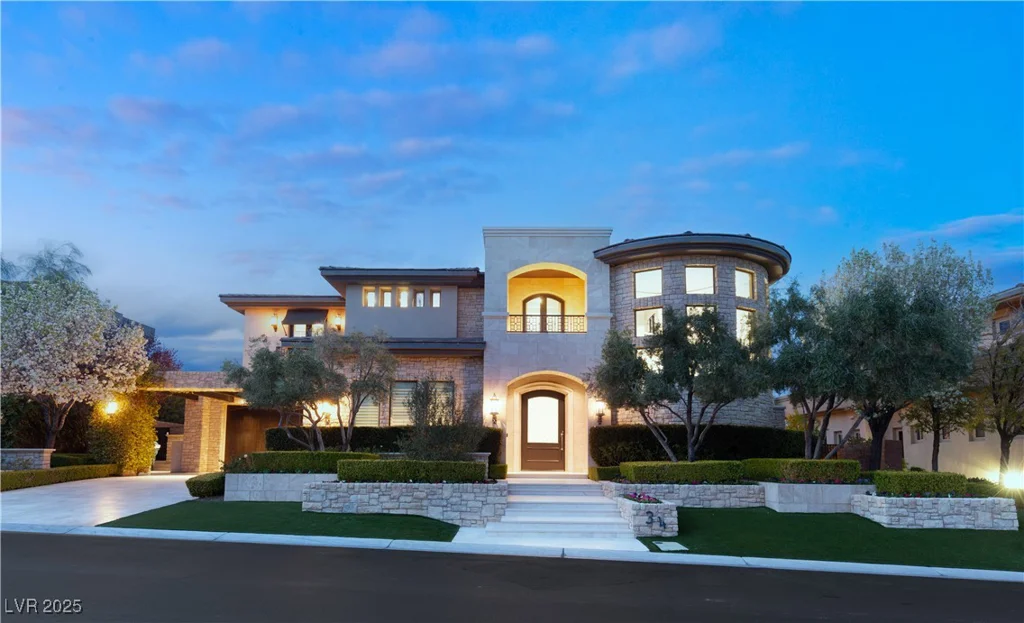 34 Meadowhawk, Las Vegas, NV 89135