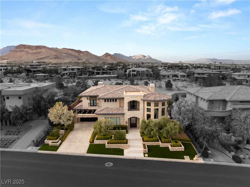 34 Meadowhawk, Las Vegas, NV 89135