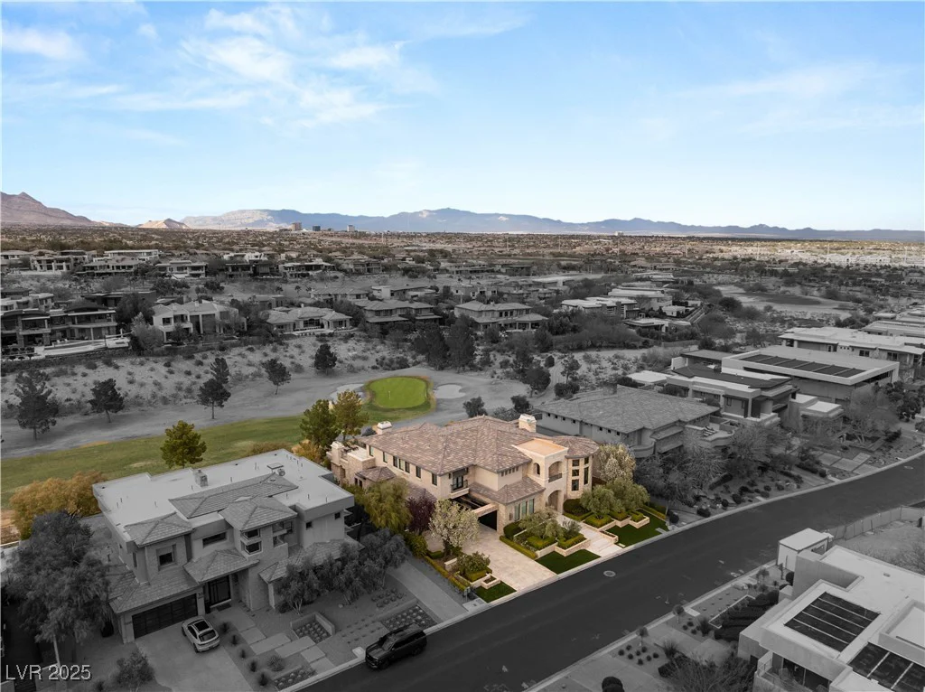 34 Meadowhawk, Las Vegas, NV 89135