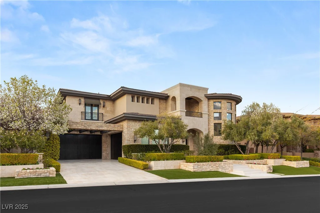 34 Meadowhawk, Las Vegas, NV 89135