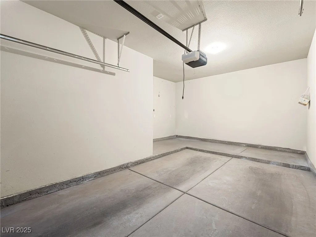 9975 Peace, Las Vegas, NV 89147