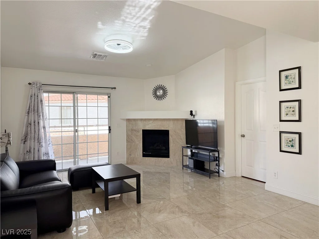 8452 Boseck, Las Vegas, NV 89145
