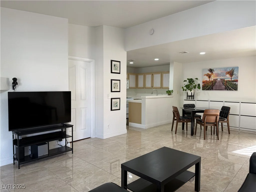 8452 Boseck, Las Vegas, NV 89145