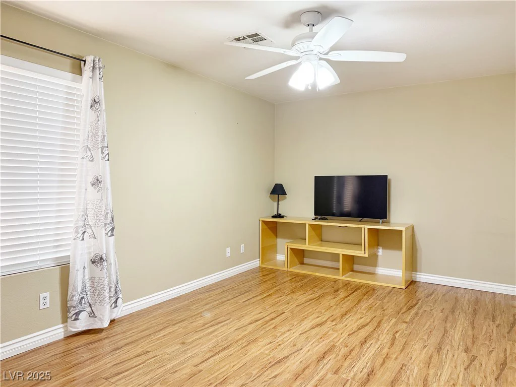 8452 Boseck, Las Vegas, NV 89145