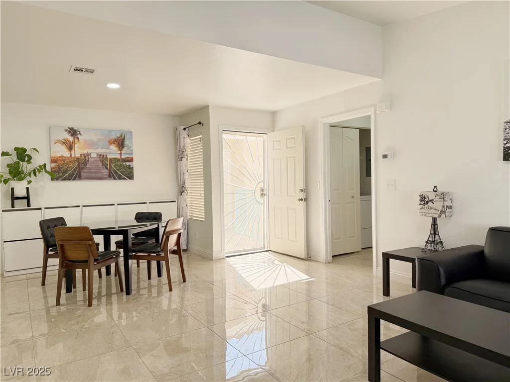 8452 Boseck, Las Vegas, NV 89145