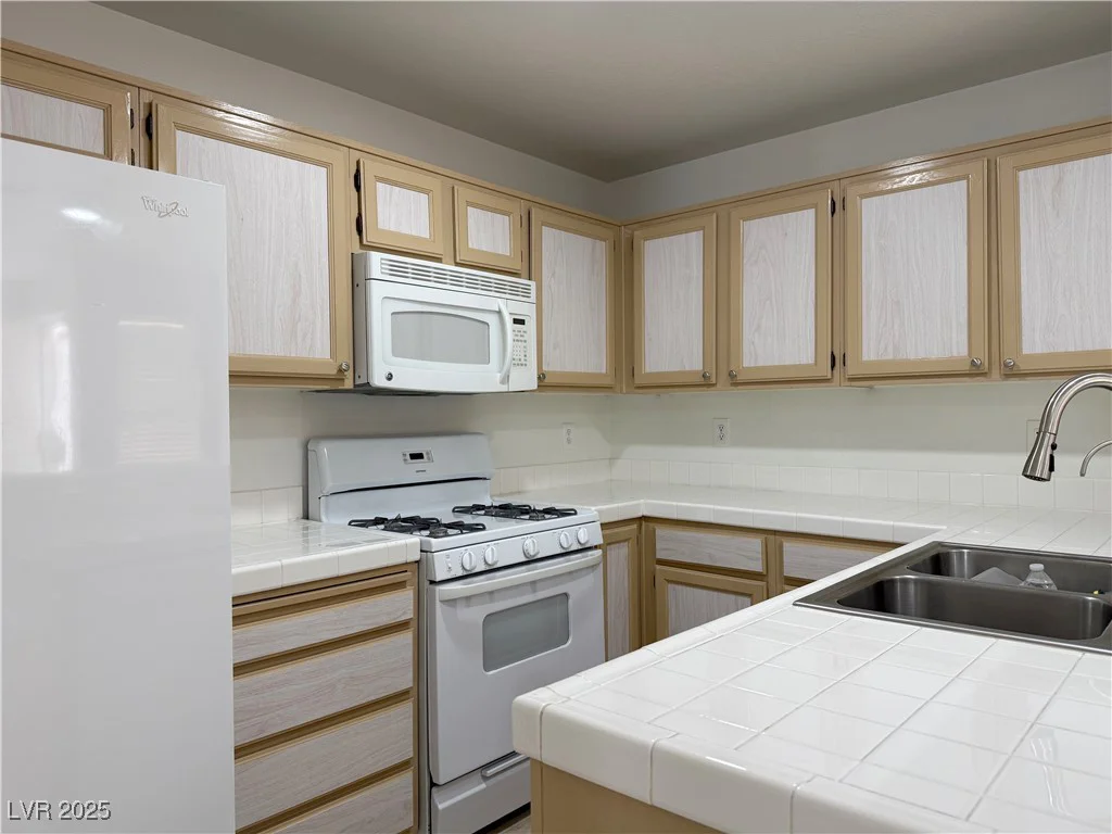 8452 Boseck, Las Vegas, NV 89145