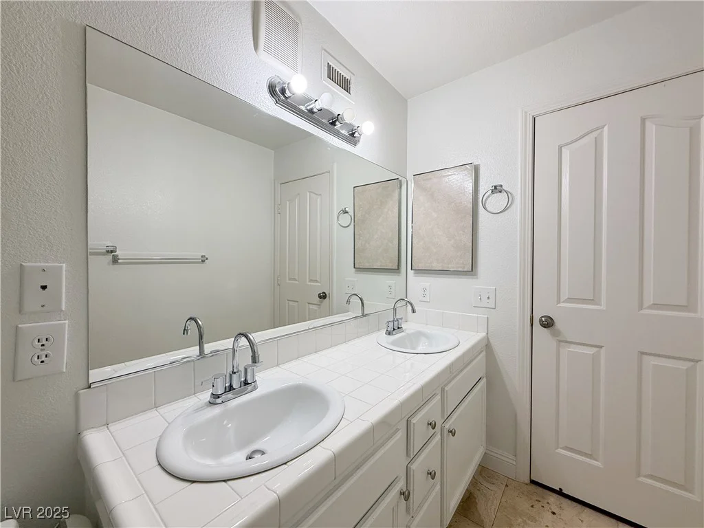 8452 Boseck, Las Vegas, NV 89145