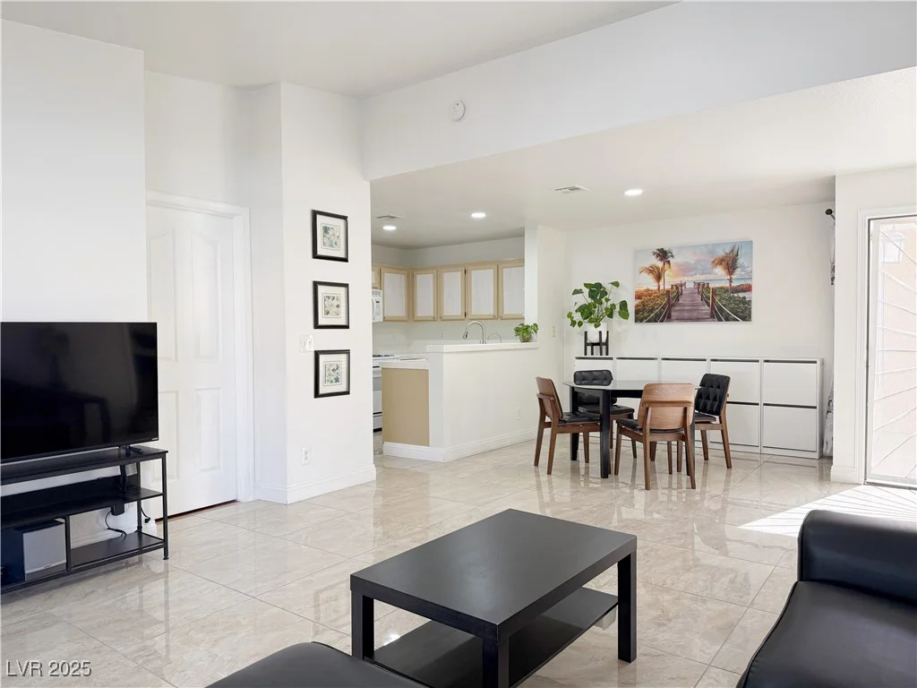 8452 Boseck, Las Vegas, NV 89145