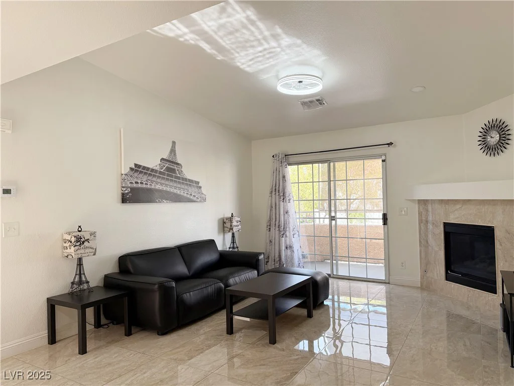 8452 Boseck, Las Vegas, NV 89145