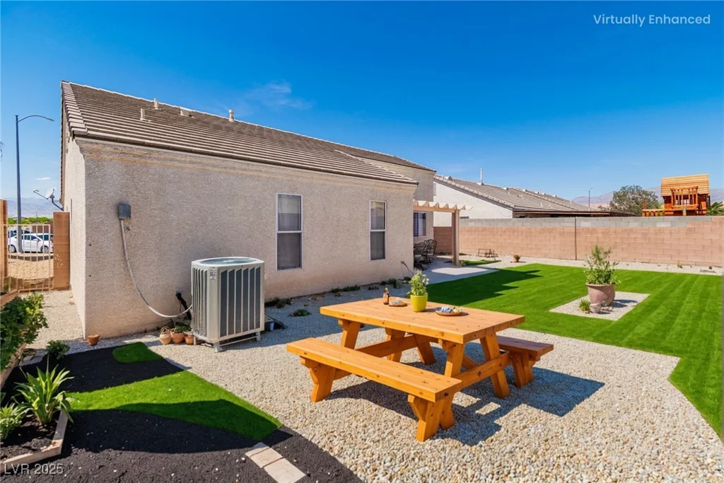 5332 Hadley, North Las Vegas, NV 89031