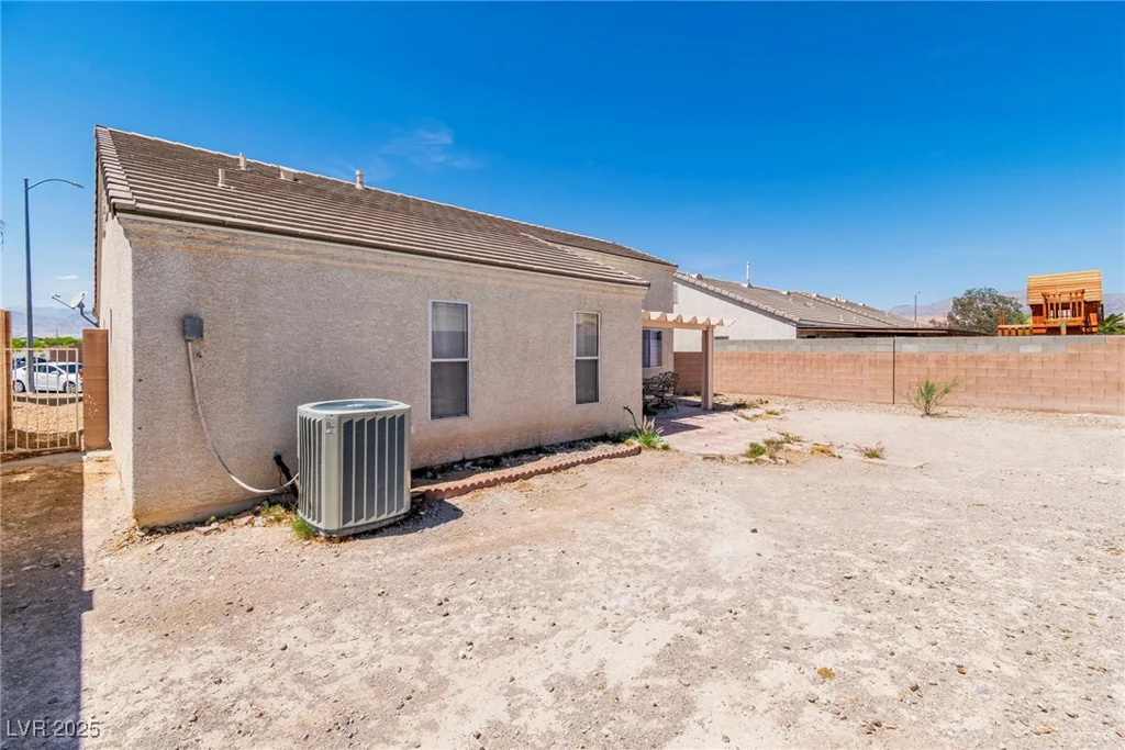 5332 Hadley, North Las Vegas, NV 89031