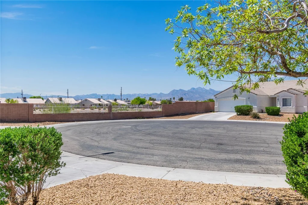 5332 Hadley, North Las Vegas, NV 89031