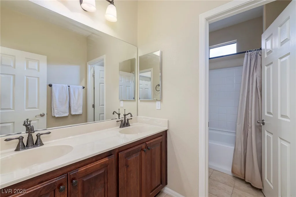 11419 Belmont Lake, Las Vegas, NV 89135