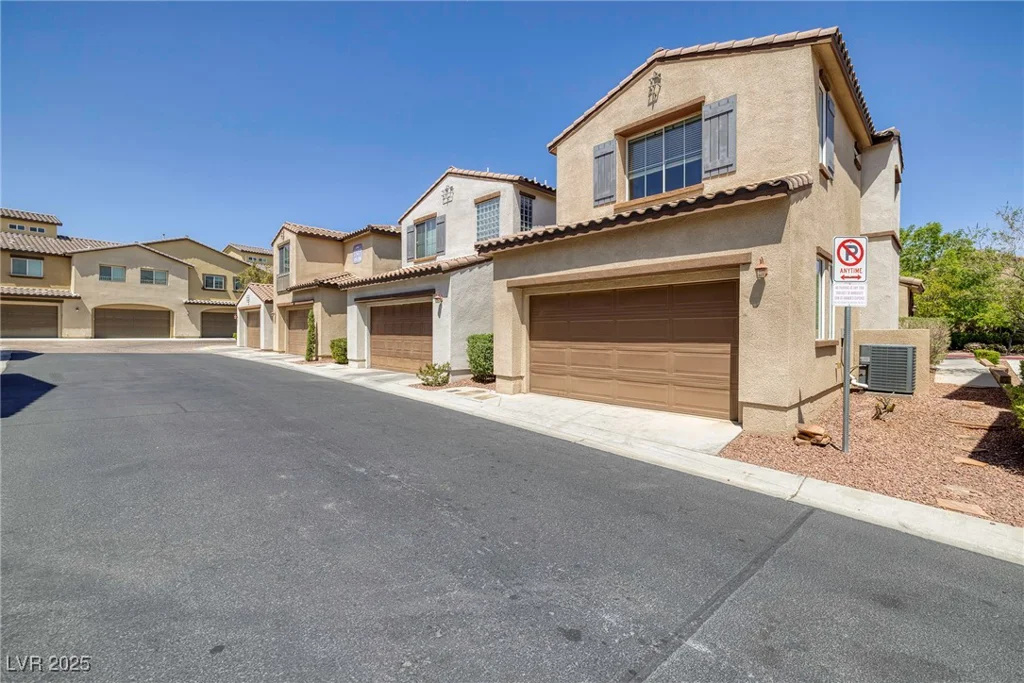 11419 Belmont Lake, Las Vegas, NV 89135