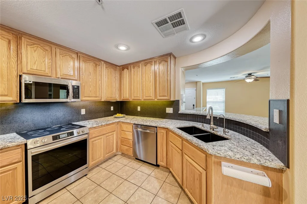 173 Calm Morning, Henderson, NV 89002