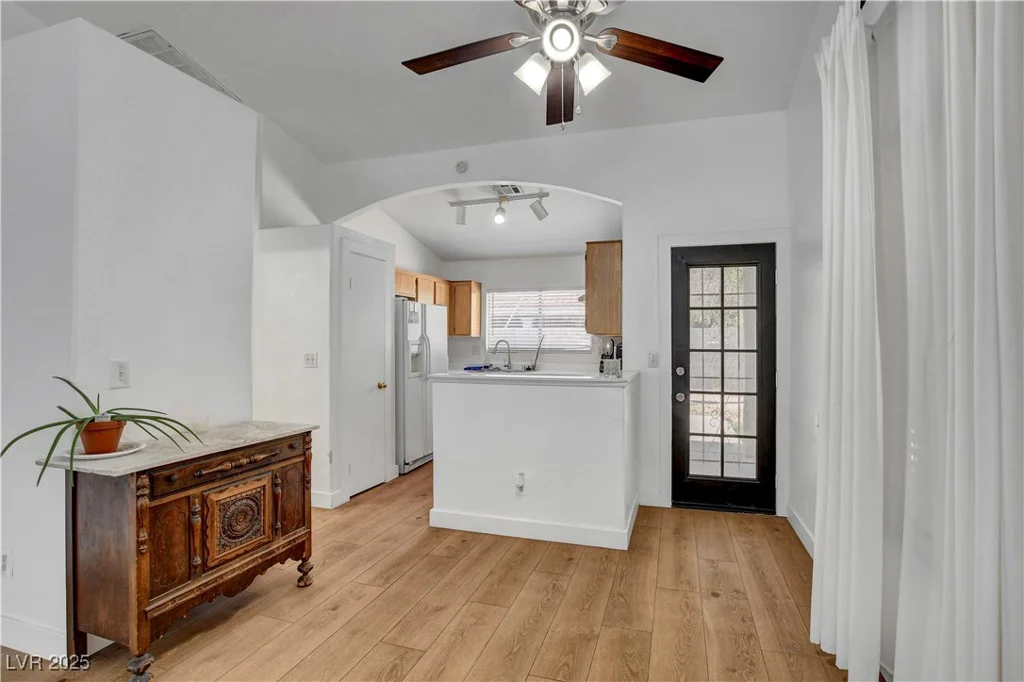 2504 Soldier Creek, Las Vegas, NV 89106