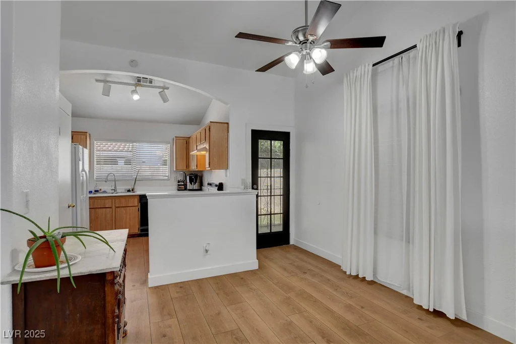 2504 Soldier Creek, Las Vegas, NV 89106