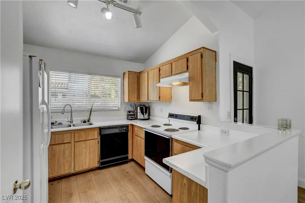 2504 Soldier Creek, Las Vegas, NV 89106