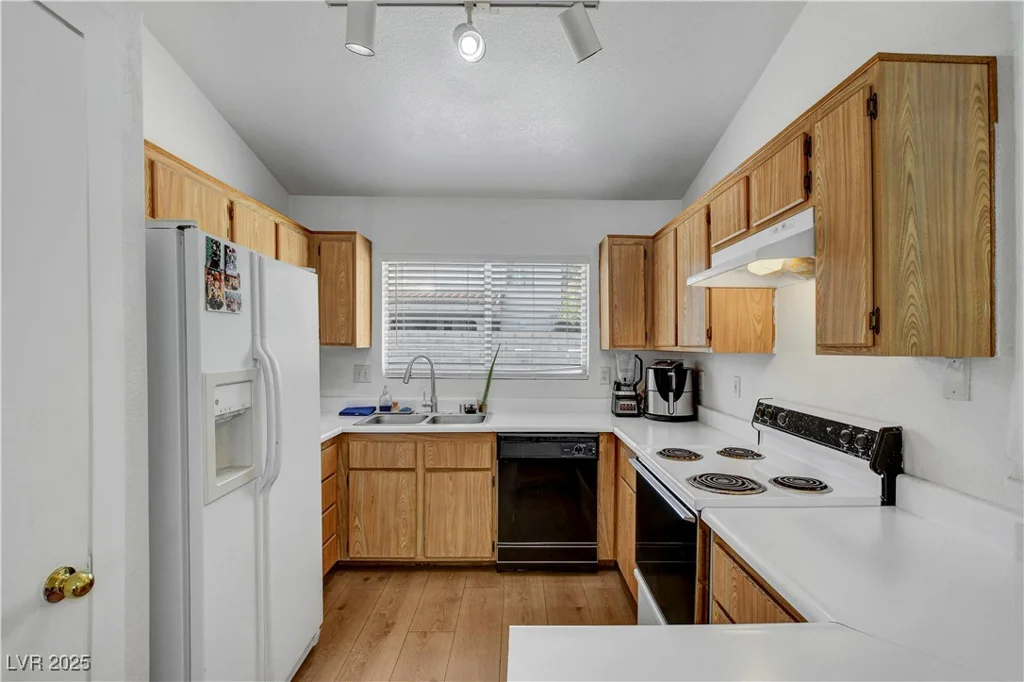 2504 Soldier Creek, Las Vegas, NV 89106