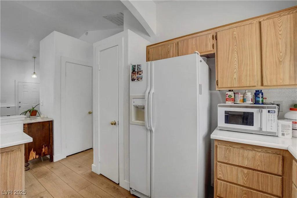 2504 Soldier Creek, Las Vegas, NV 89106