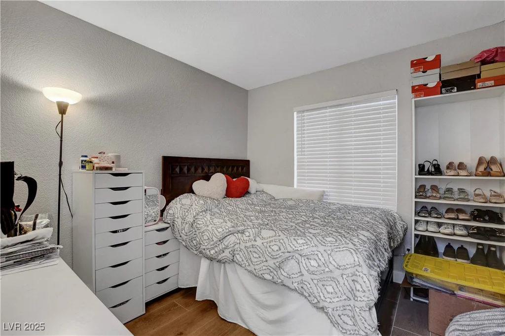 2504 Soldier Creek, Las Vegas, NV 89106