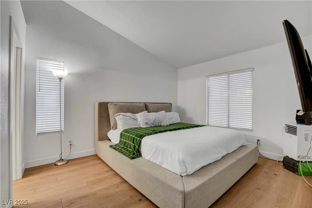 2504 Soldier Creek, Las Vegas, NV 89106