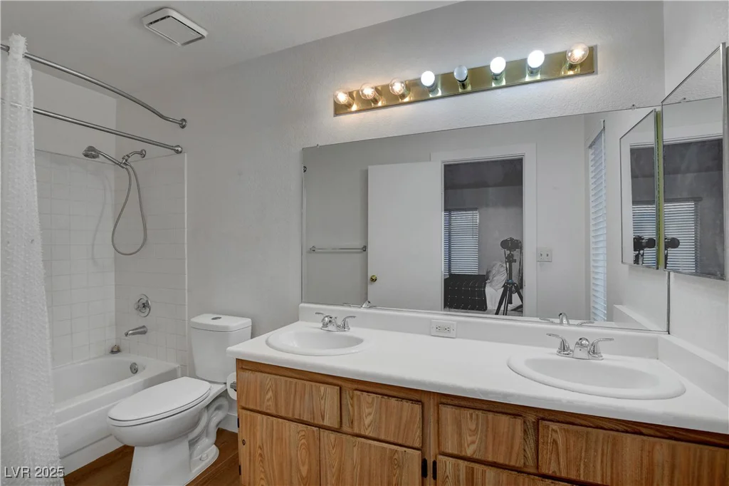 2504 Soldier Creek, Las Vegas, NV 89106