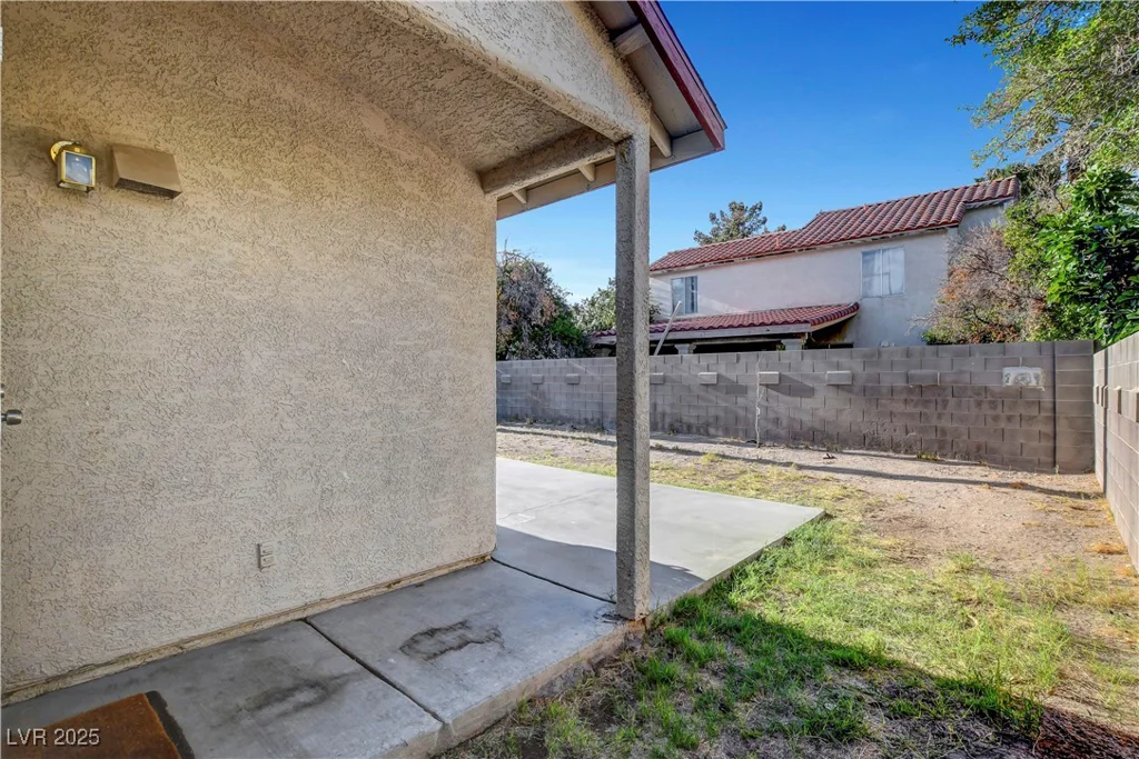 2504 Soldier Creek, Las Vegas, NV 89106