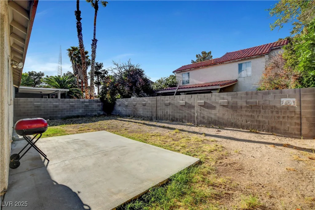 2504 Soldier Creek, Las Vegas, NV 89106