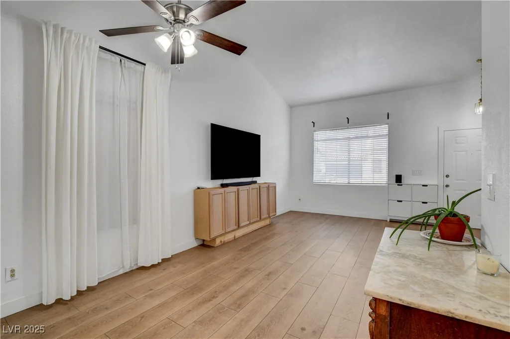 2504 Soldier Creek, Las Vegas, NV 89106