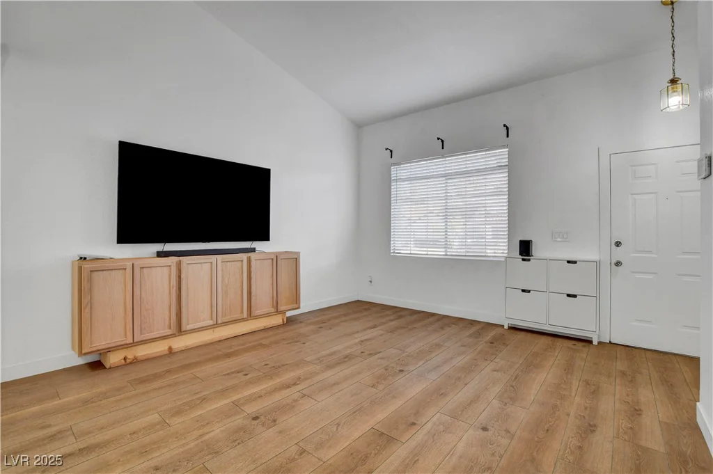 2504 Soldier Creek, Las Vegas, NV 89106