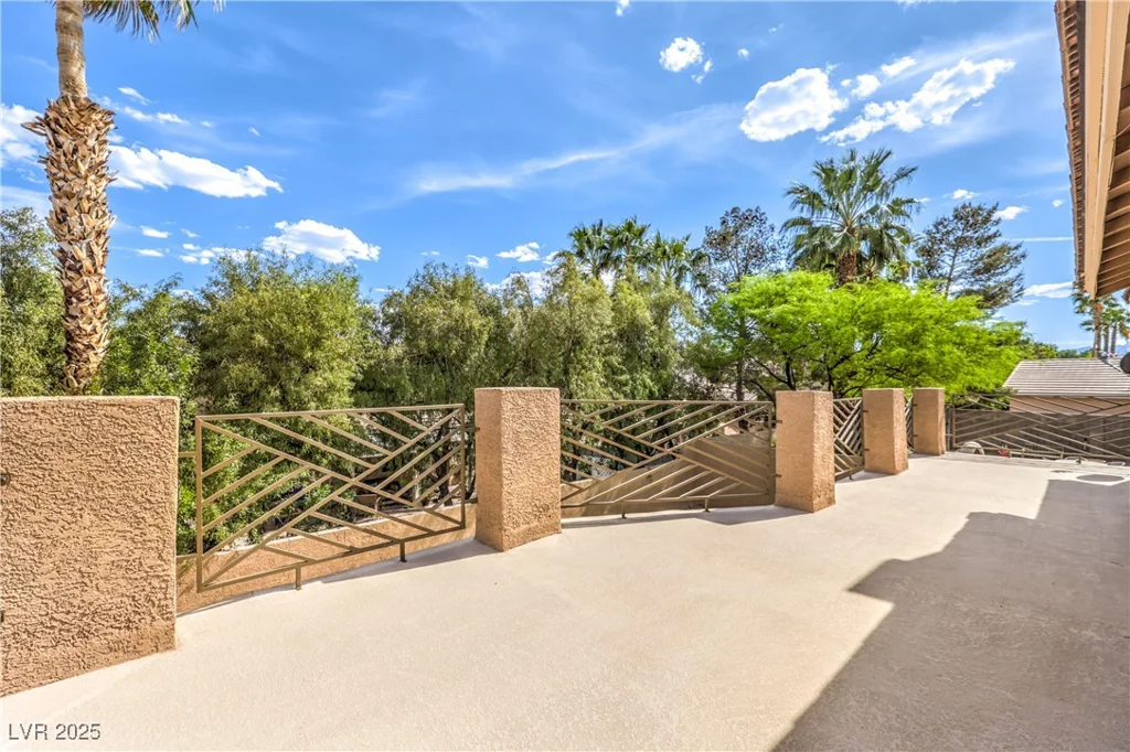1112 Caraway, Las Vegas, NV 89144