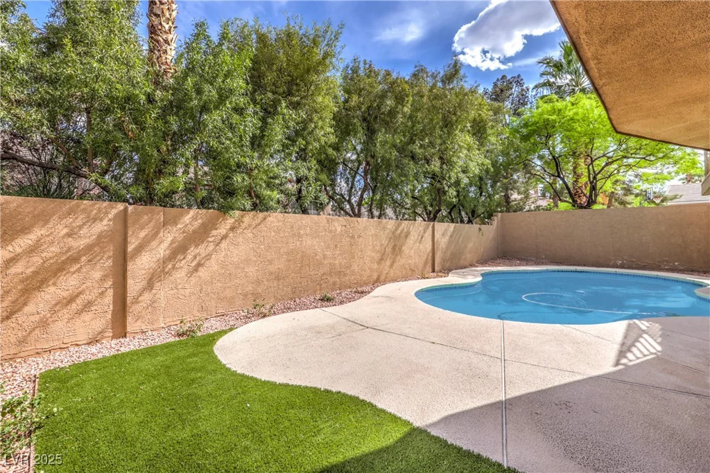 1112 Caraway, Las Vegas, NV 89144