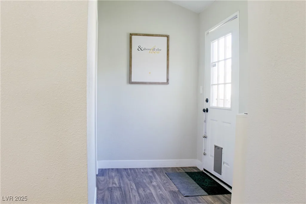 6198 Pinewood, Las Vegas, NV 89103