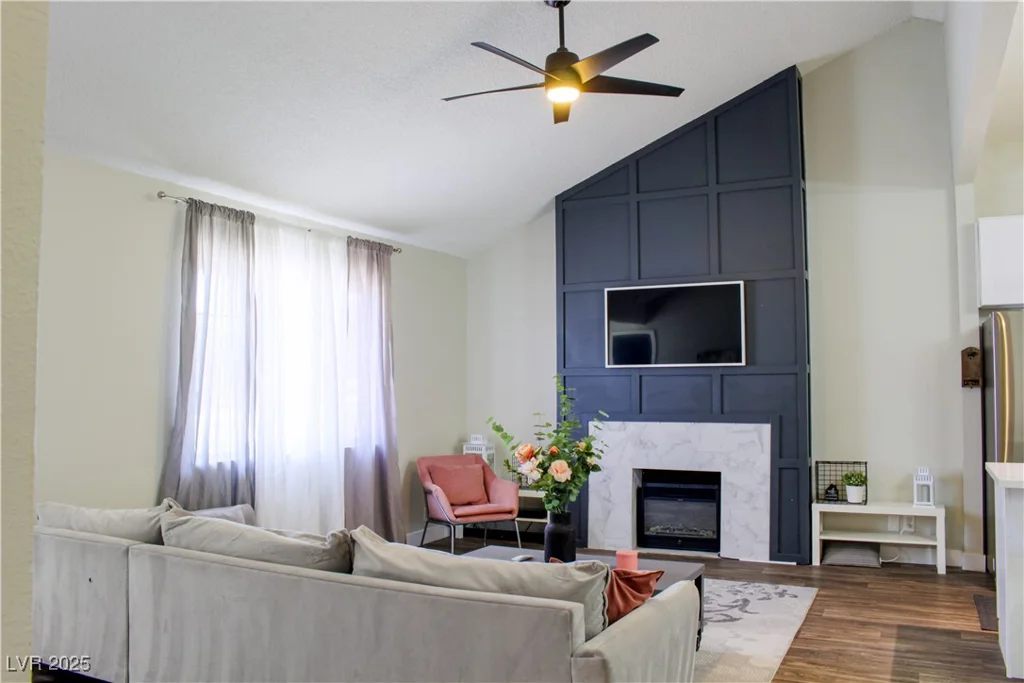 6198 Pinewood, Las Vegas, NV 89103