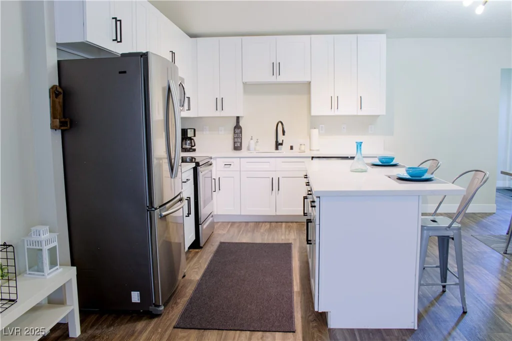 6198 Pinewood, Las Vegas, NV 89103