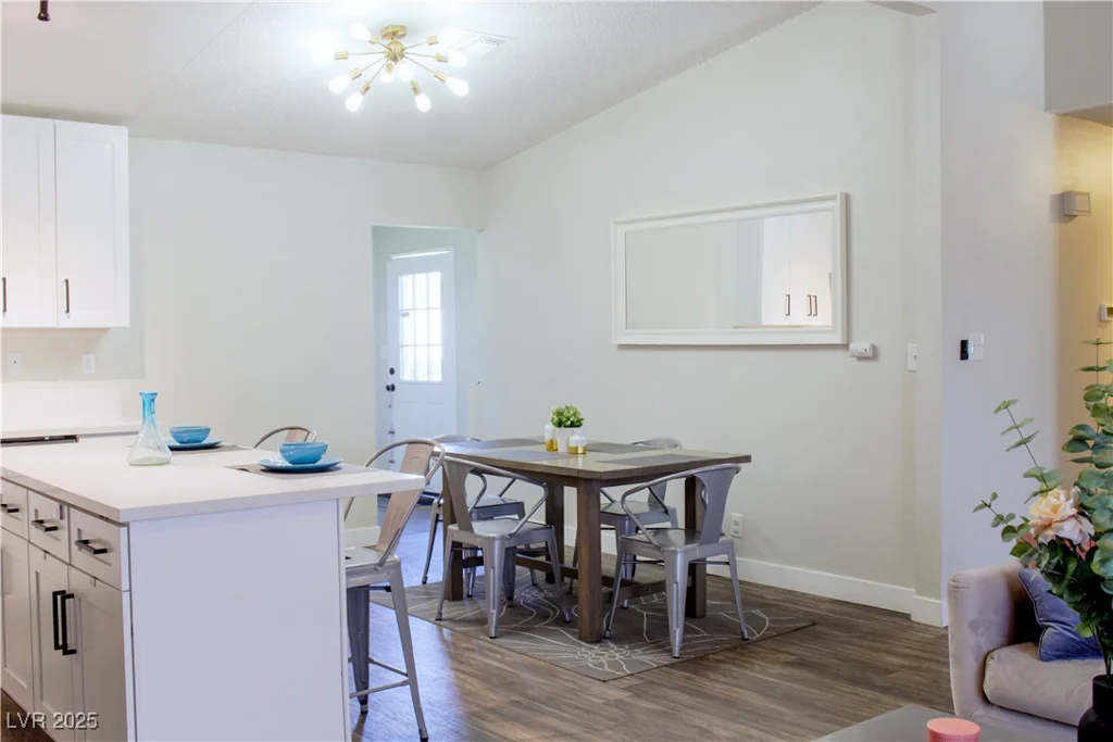 6198 Pinewood, Las Vegas, NV 89103