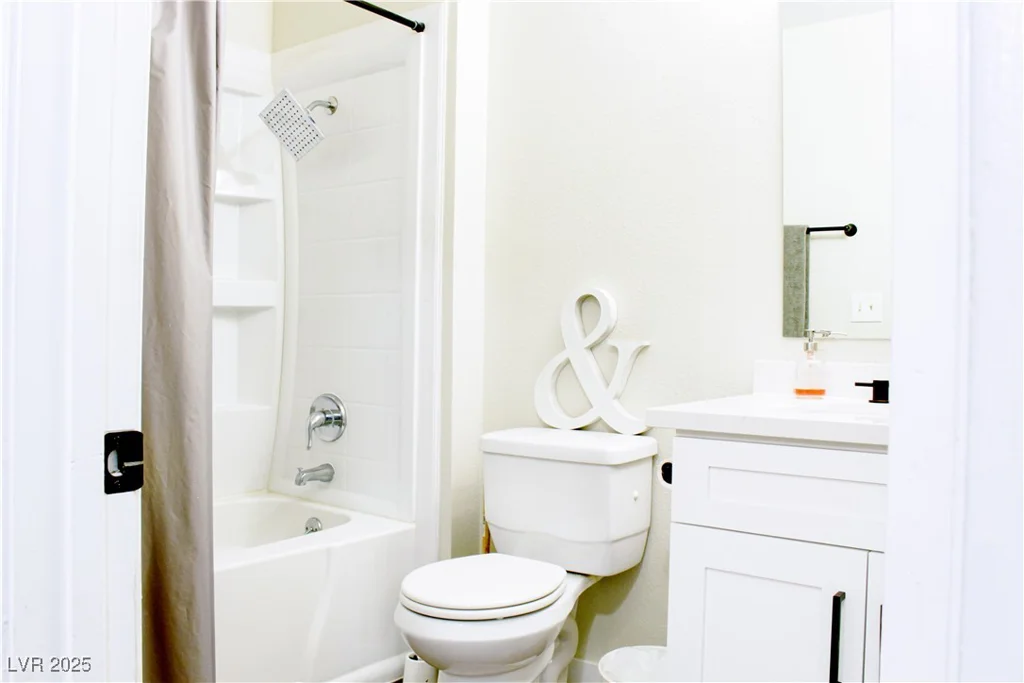 6198 Pinewood, Las Vegas, NV 89103