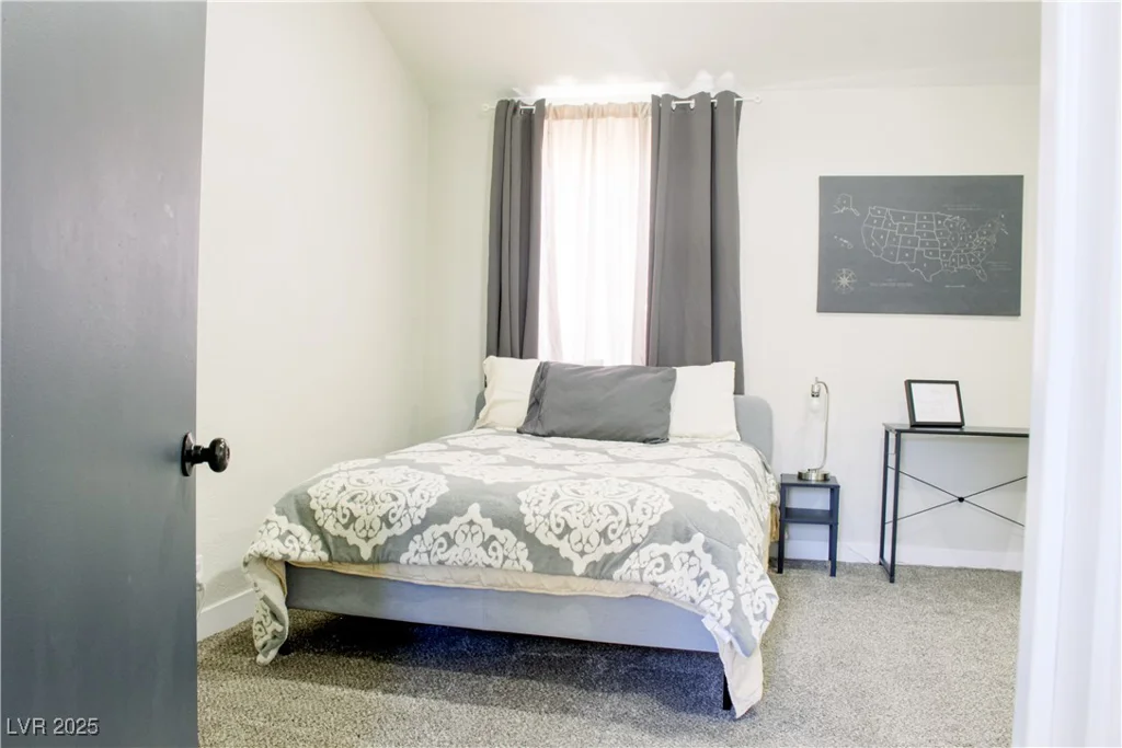 6198 Pinewood, Las Vegas, NV 89103