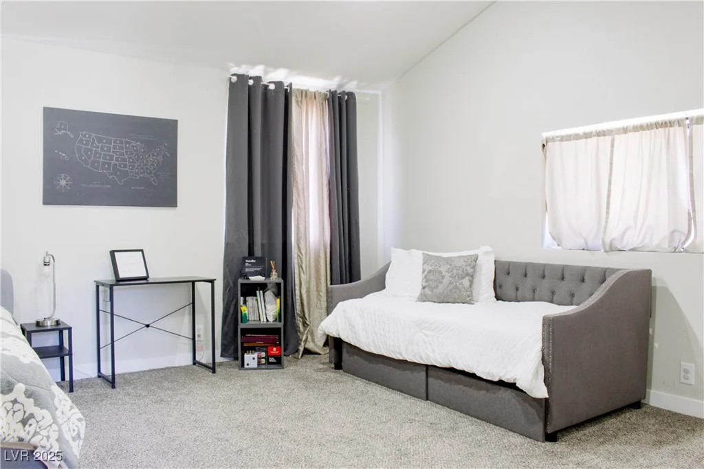 6198 Pinewood, Las Vegas, NV 89103