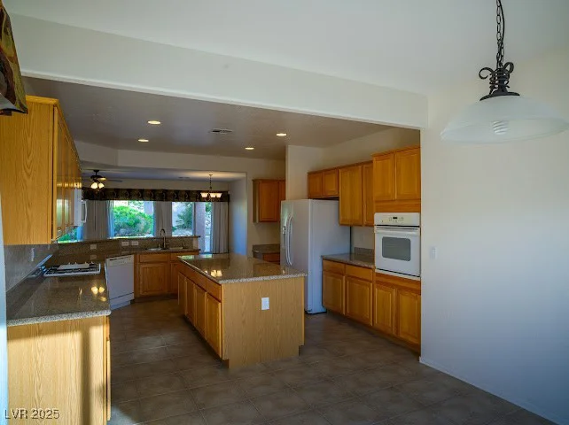 7668 Broadwing, North Las Vegas, NV 89084