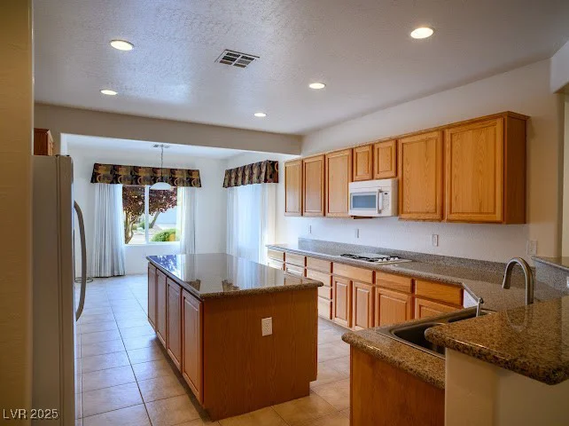 7668 Broadwing, North Las Vegas, NV 89084