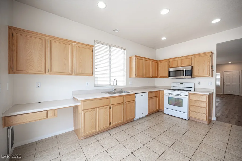 8564 Lost Gold, Las Vegas, NV 89129