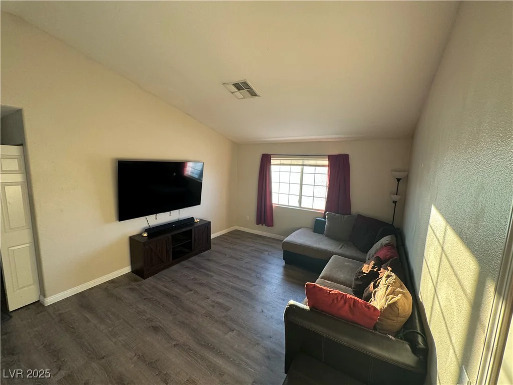 5320 Portavilla, Las Vegas, NV 89122