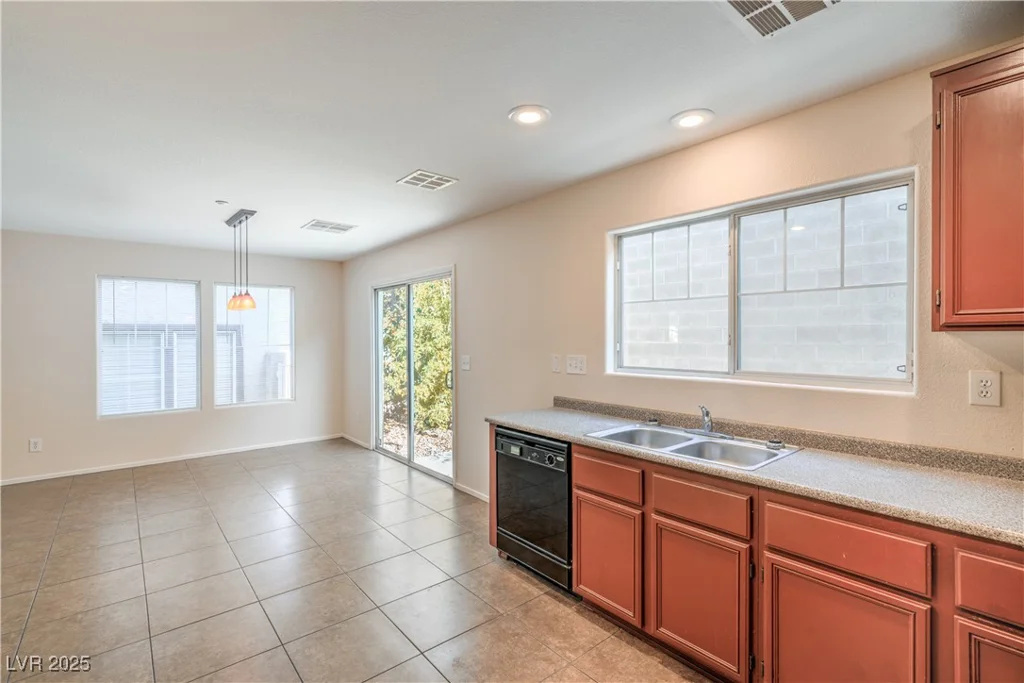 137 Desert Pond, Henderson, NV 89002