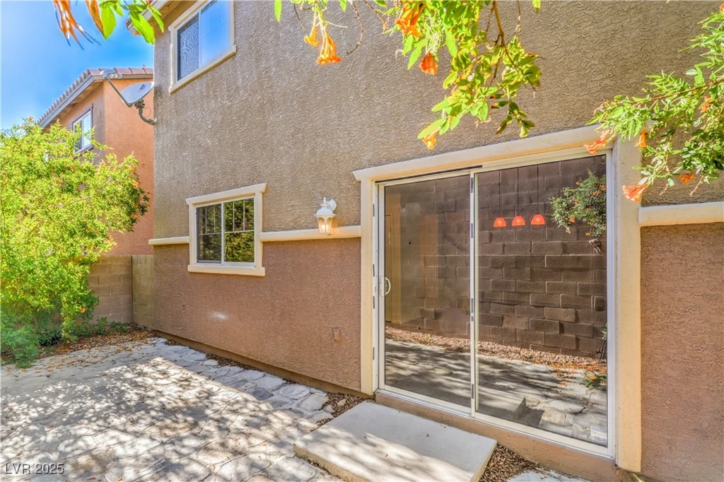 137 Desert Pond, Henderson, NV 89002